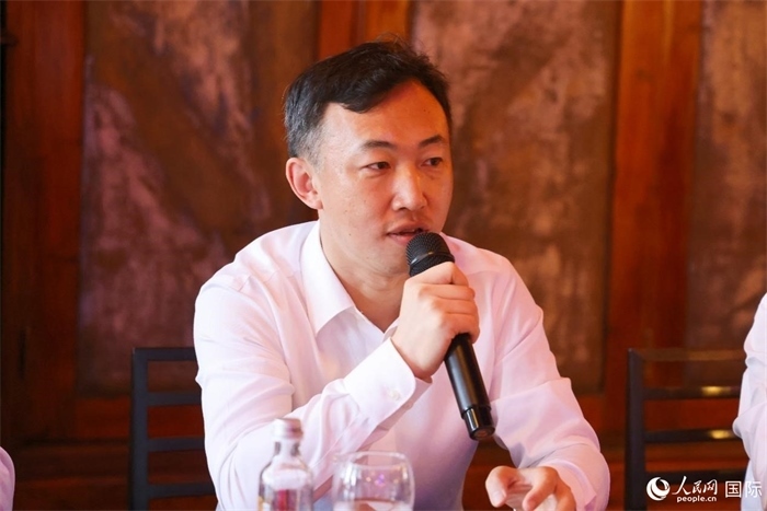 中國駐里約熱內(nèi)盧代總領(lǐng)事王海濤在座談會上致辭。人民網(wǎng)記者 陳海琪攝