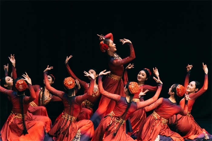 《長(zhǎng)城魂》中的民族舞蹈表演。主辦方供圖