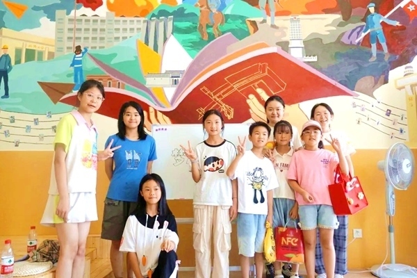 同濟(jì)大學(xué)師生暑期支教。校方供圖