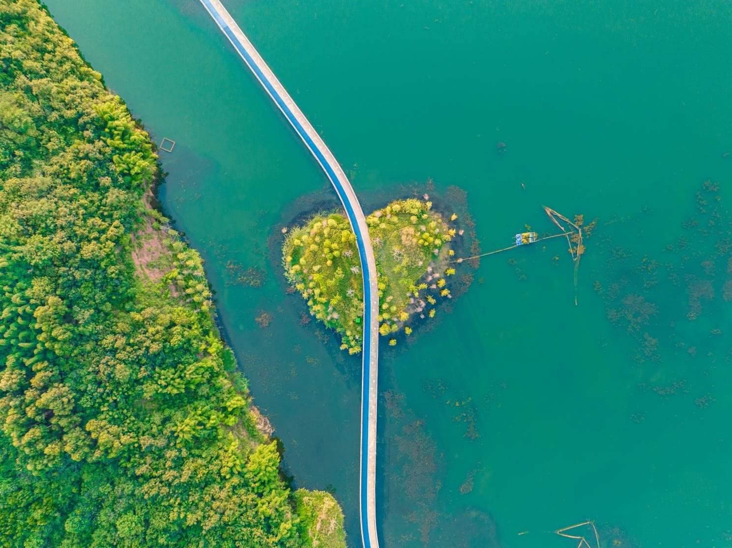 興隆湖棧道。四川天府新區(qū)融媒體中心供圖 攝影：馬驥）