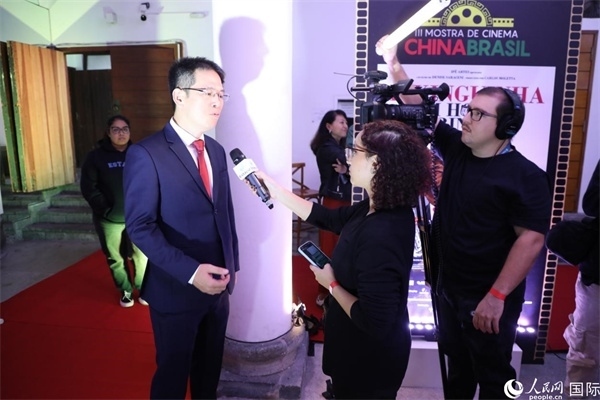 第三屆中國－巴西電影展主辦方巴西康橋博智文化傳媒公司總經(jīng)理陳翔廣在接受媒體采訪時(shí)表示，希望通過中巴電影展這個(gè)平臺促進(jìn)兩國文化交流，把更多的中國影視作品引進(jìn)巴西。人民網(wǎng)記者 陳一鳴攝