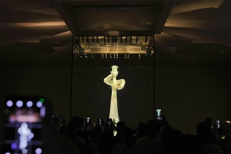 8月31日，亞洲媒體考察團(tuán)參訪三星堆博物館。《中國經(jīng)濟(jì)周刊》記者肖翊攝