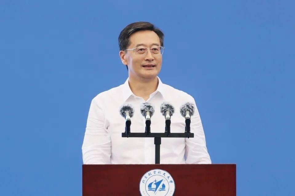 中國工程院院士、北京航空航天大學校長王云鵬在2024級新生開學典禮上講話。校方供圖