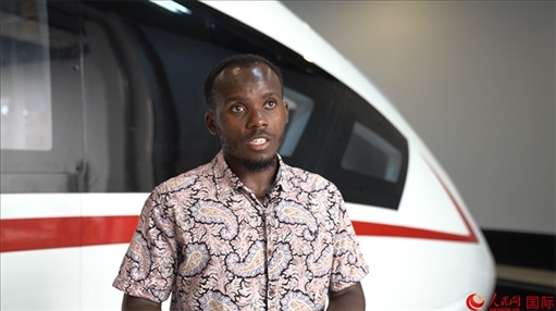 北京交通大學肯尼亞籍留學生卡里烏接受人民網(wǎng)采訪。人民網(wǎng) 周琳佳攝