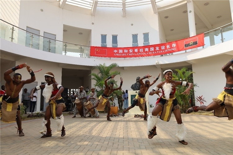 安哥拉民族舞。內圖大學孔子學院供圖
