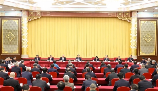 2024年3月6日，中共中央總書(shū)記、國(guó)家主席、中央軍委主席習(xí)近平看望參加全國(guó)政協(xié)十四屆二次會(huì)議的民革、科技界、環(huán)境資源界委員，并參加聯(lián)組會(huì)，聽(tīng)取意見(jiàn)和建議。新華社記者 黃敬文 攝