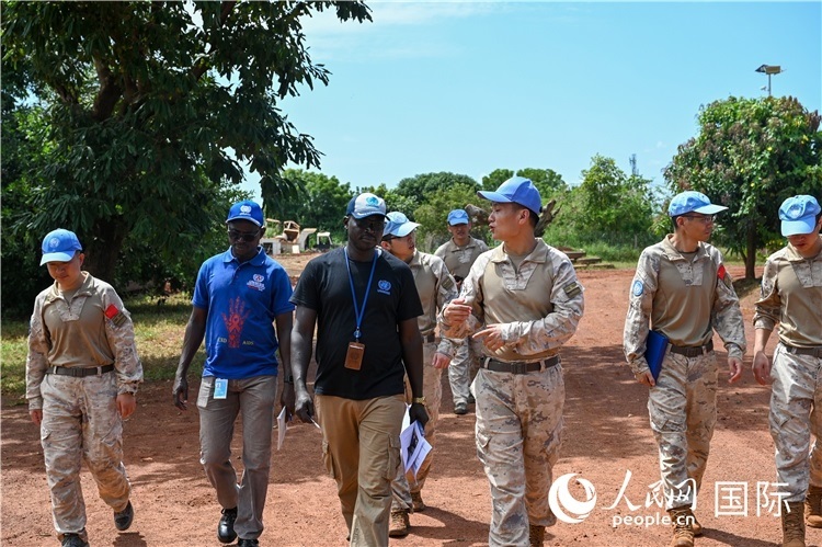 圖2 檢查組實地查驗。孫千攝