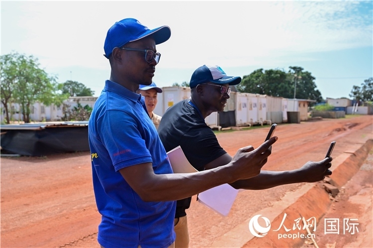 圖6 檢查組拍攝優(yōu)秀做法。謝坤攝