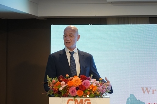 澳大利亞旅游局東半球市場及國際航司業(yè)務(wù)執(zhí)行總經(jīng)理何安哲在活動上致辭。張舒惠攝