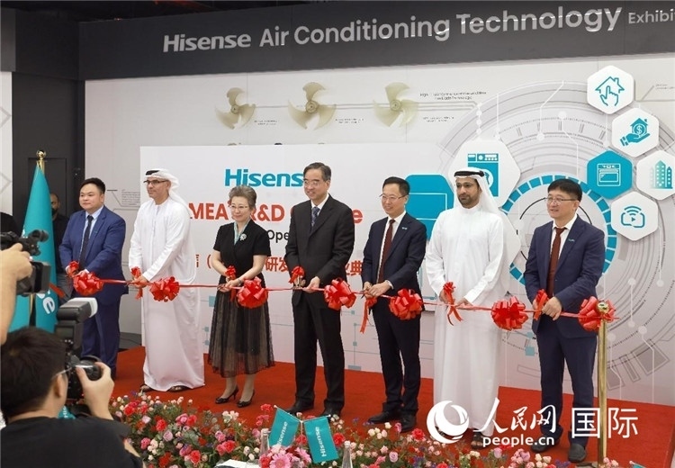 圖為開業(yè)剪彩儀式。人民網(wǎng)記者管克江攝