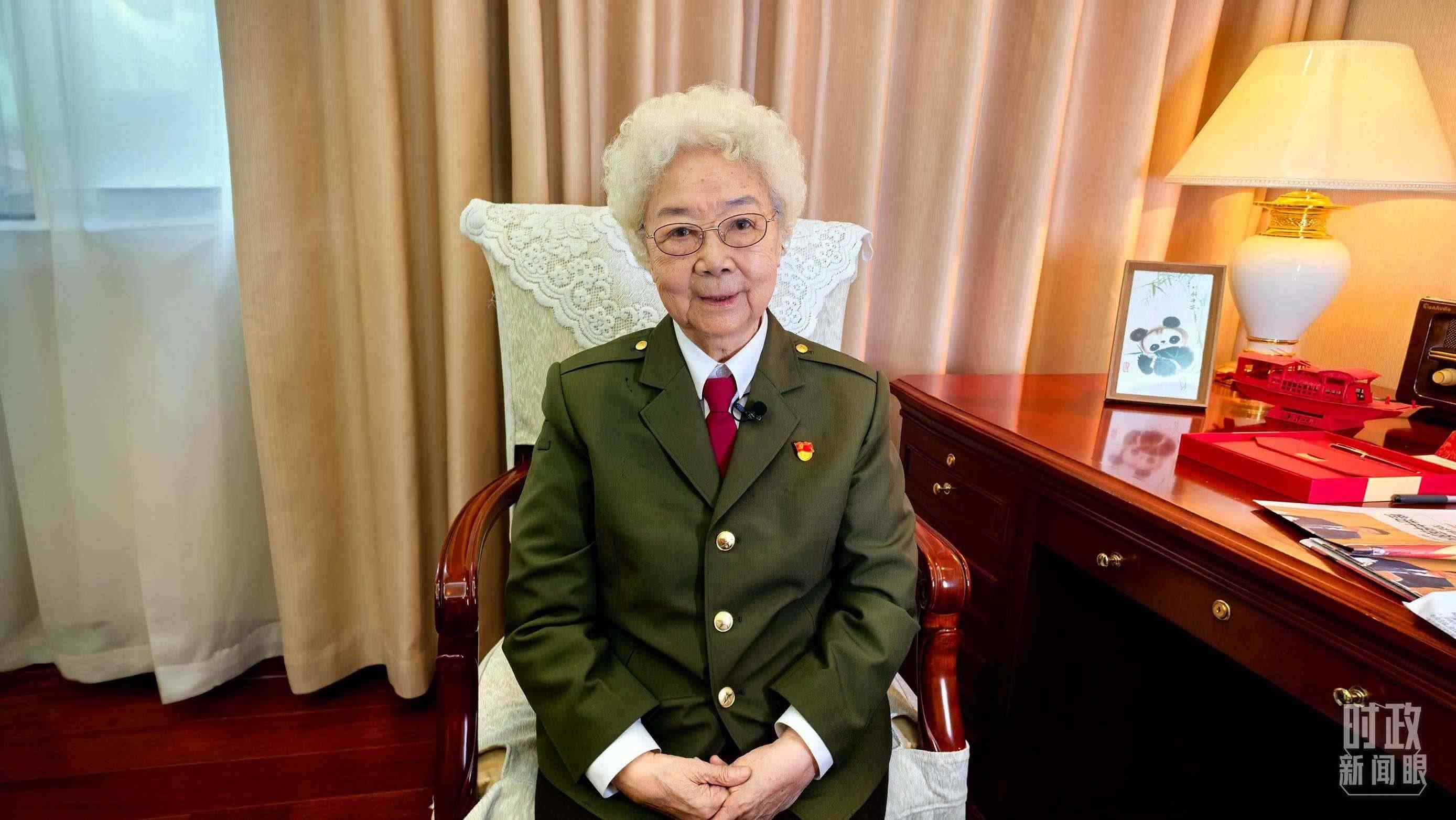 “人民藝術(shù)家”國(guó)家榮譽(yù)稱(chēng)號(hào)獲得者田華。（總臺(tái)央視記者史偉拍攝）