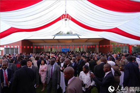 國(guó)慶招待會(huì)現(xiàn)場(chǎng)。人民網(wǎng)記者 黃煒鑫攝