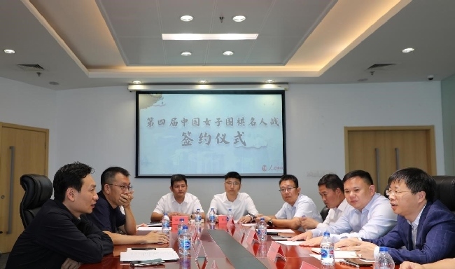 雙方進(jìn)行合作交流。彭奇 攝