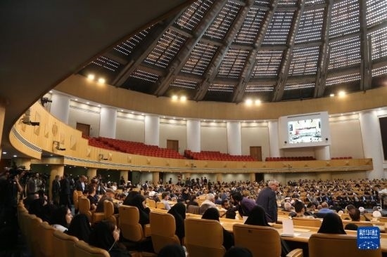 這是10月7日在伊朗首都德黑蘭拍攝的第七屆聲援巴勒斯坦兒童和青少年國(guó)際會(huì)議現(xiàn)場(chǎng)。新華社記者 沙達(dá)提 攝