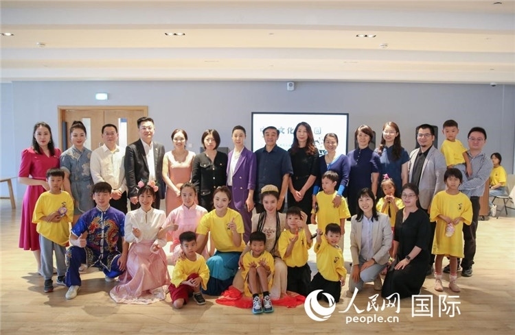 開(kāi)營(yíng)儀式部分嘉賓合影。人民網(wǎng)中東中心分社塔里克·易卜拉欣攝