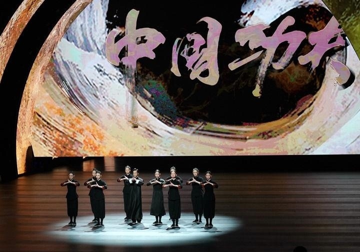 2024年9月19日，演職人員在北京文化論壇專場文藝演出中表演舞劇《詠春》。