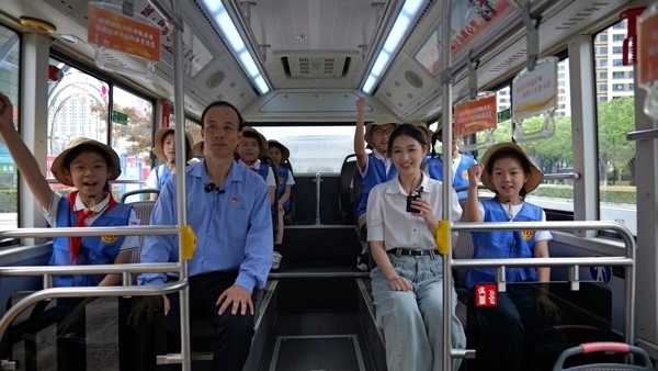 江蘇省太倉(cāng)市總工會(huì)舉行“坐上勞?！畬＞€’跟著榜樣看太倉(cāng)”直播活動(dòng)。江蘇省總工會(huì)供圖