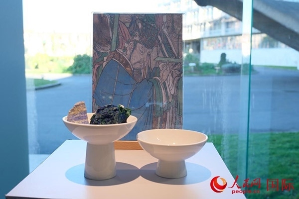 壁畫礦物質(zhì)顏料展示。人民網(wǎng)記者 尚凱元攝