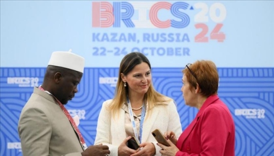 金磚國家領(lǐng)導(dǎo)人第十六次會晤期間，新聞記者在國際新聞中心工作