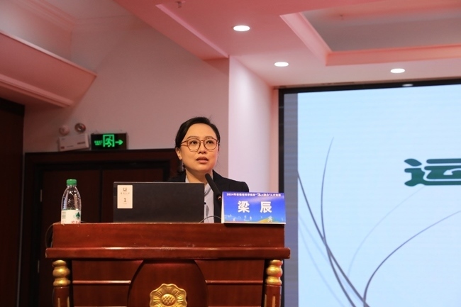 國家體育總局運(yùn)動(dòng)醫(yī)學(xué)研究所醫(yī)務(wù)監(jiān)督中心副主任、中國體育科學(xué)學(xué)會(huì)運(yùn)動(dòng)醫(yī)學(xué)分會(huì)副秘書長梁辰授課。主辦方供圖