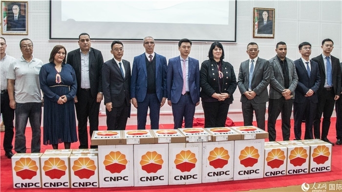 中企向阿爾及利亞大學(xué)捐贈電教設(shè)備活動現(xiàn)場。人民網(wǎng)記者 郝瑞敏攝