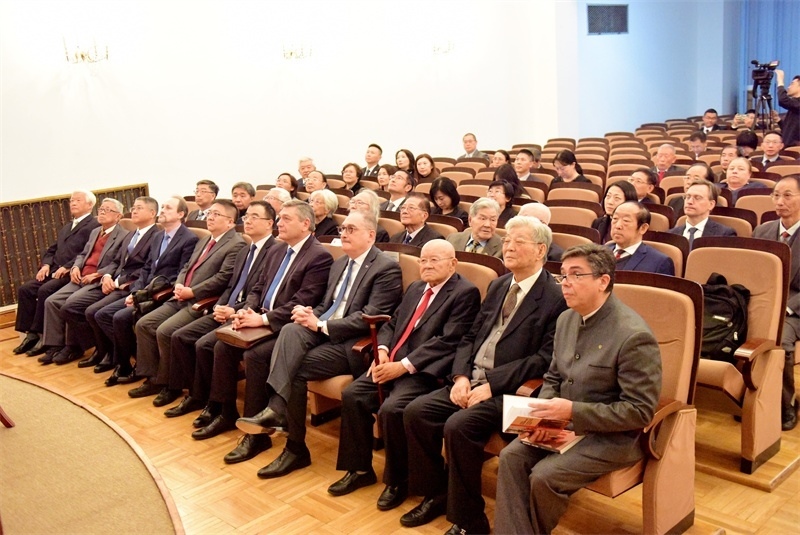5.中俄資深外交官、學(xué)者、新聞媒體代表等70余人出席活動(dòng)。 主辦方供圖