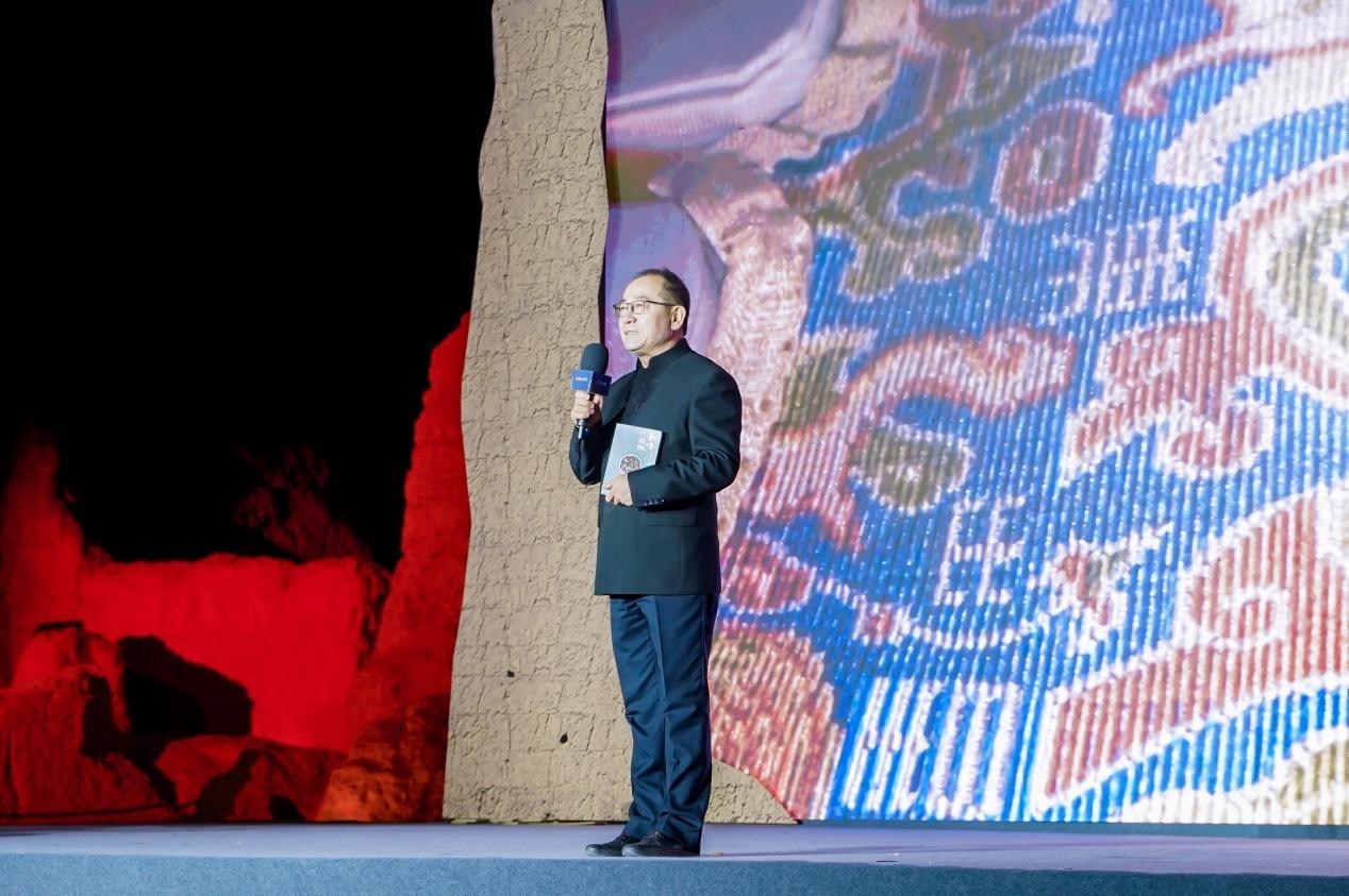 于志勇在“何以中國·五星出東方”網(wǎng)絡主題宣傳活動現(xiàn)場演講。人民視頻供圖