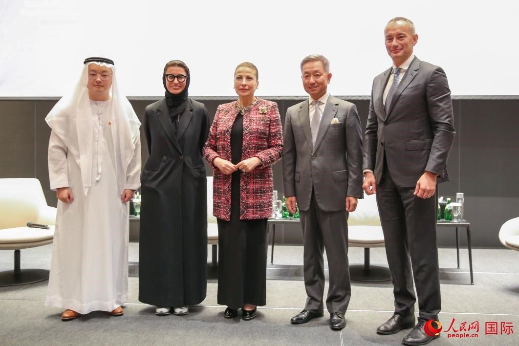 部分與會(huì)嘉賓合影。人民網(wǎng) 塔里克·易卜拉欣攝