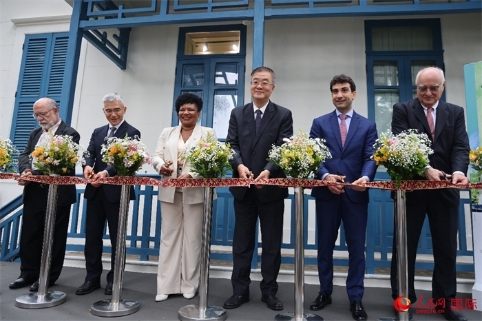 活動上，中巴嘉賓共同為“茶緣·中巴友誼園”剪彩，標(biāo)志著中巴友誼園中“茶之道”展覽正式開幕。人民網(wǎng)記者 張志文攝