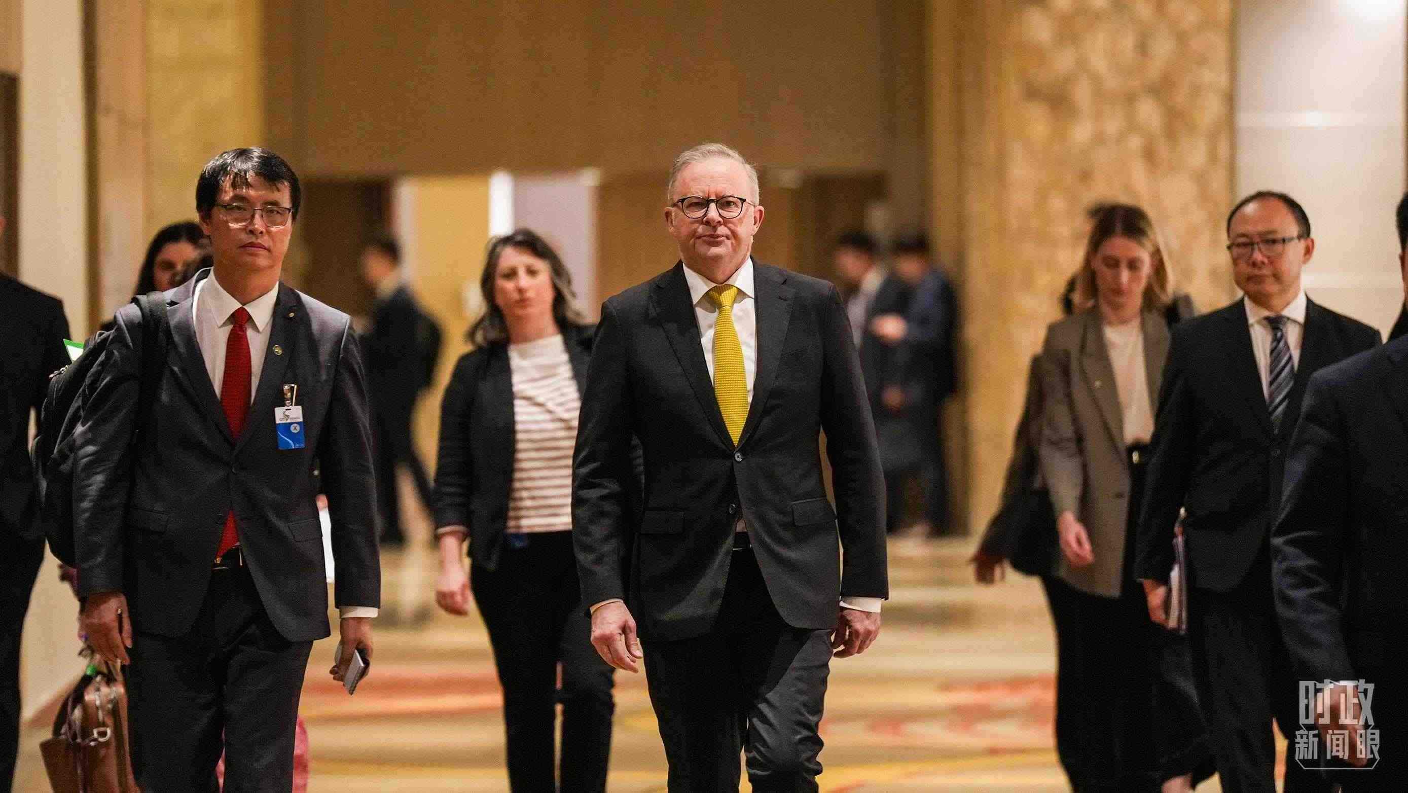 △澳大利亞總理阿爾巴尼斯抵達會見現(xiàn)場。（總臺記者李晉拍攝）