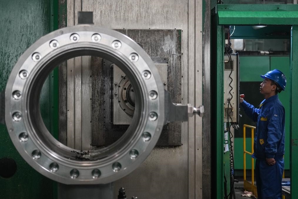 2023年2月14日，沈陽鼓風機集團股份有限公司的工人在車間工作。新華社記者 潘昱龍 攝