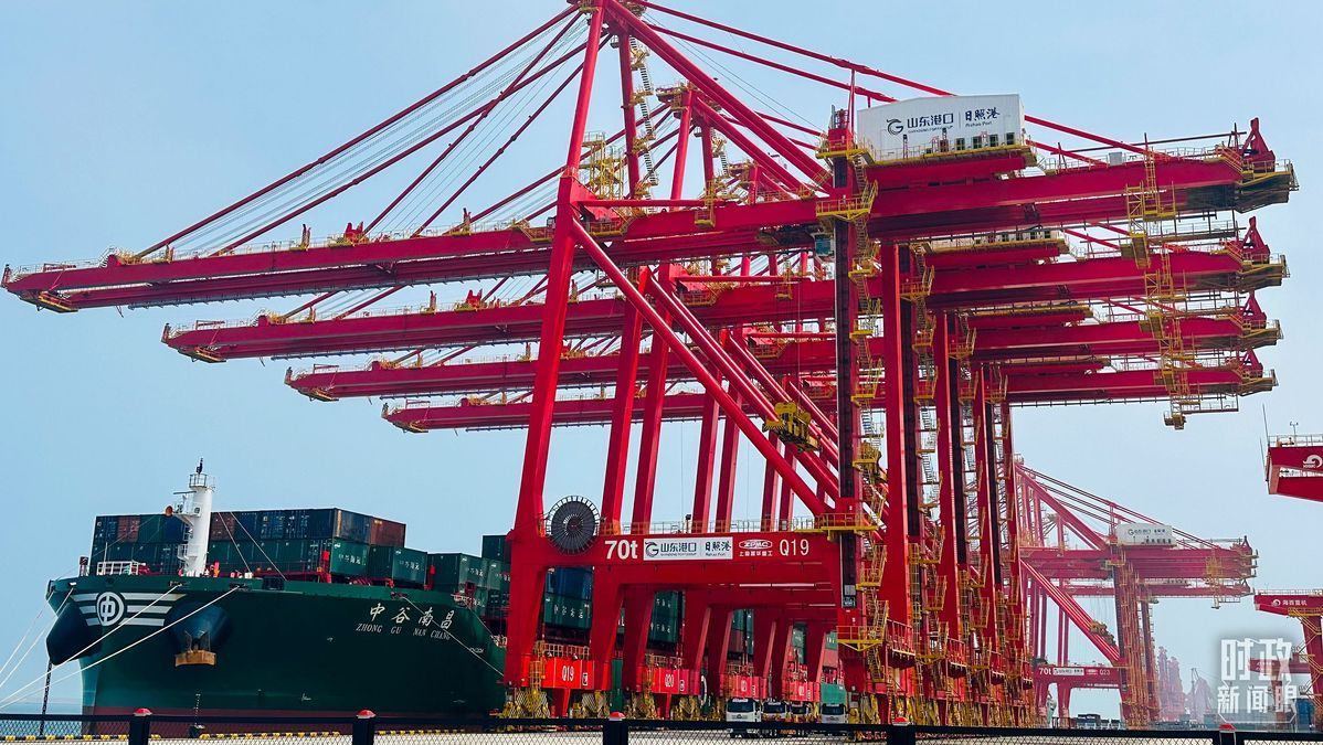 △山東日照港。（總臺(tái)央視記者范一鳴拍攝）