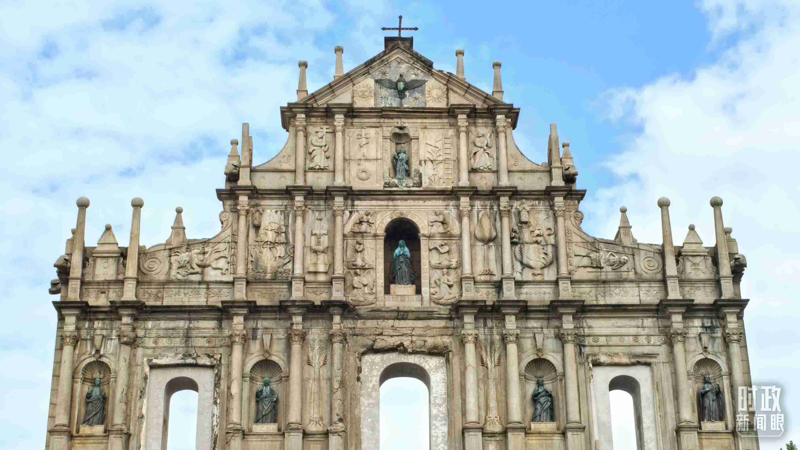 △澳門大三巴牌坊。（總臺央視記者張垚拍攝）