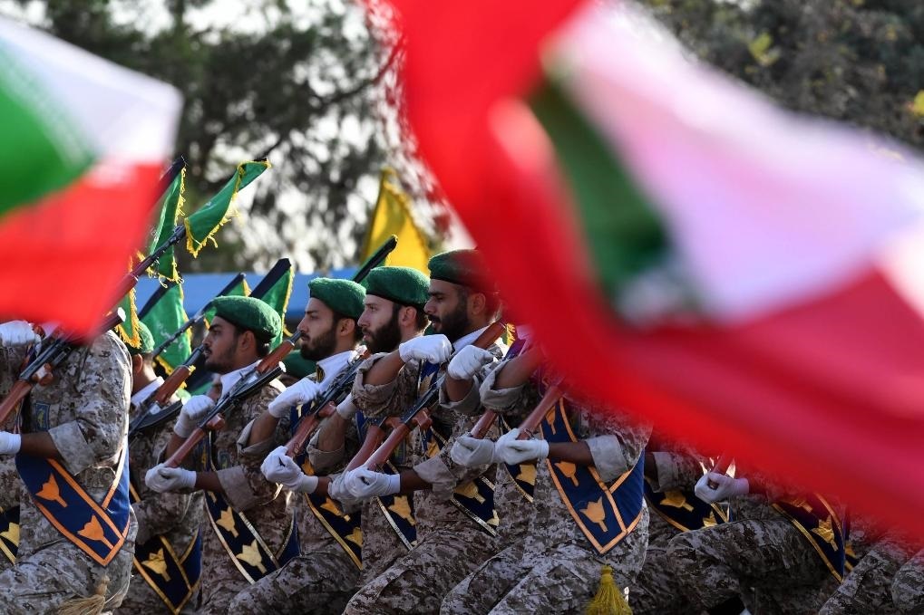 2024年9月21日，伊朗軍人在首都德黑蘭參加閱兵式。新華社記者沙達提攝