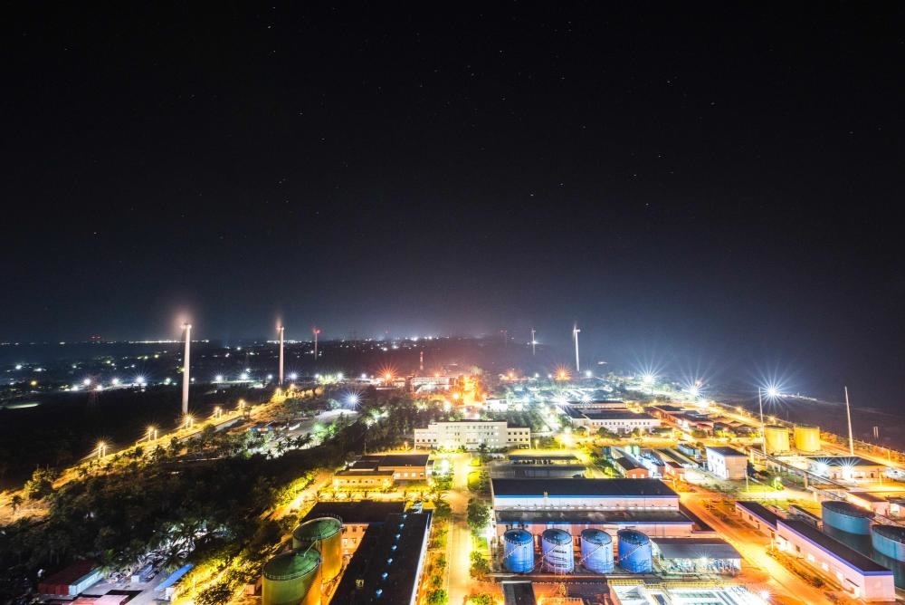 這是斯里蘭卡普特拉姆電站夜景（2020年12月8日攝）。新華社發(fā)（普特拉姆電站供圖）