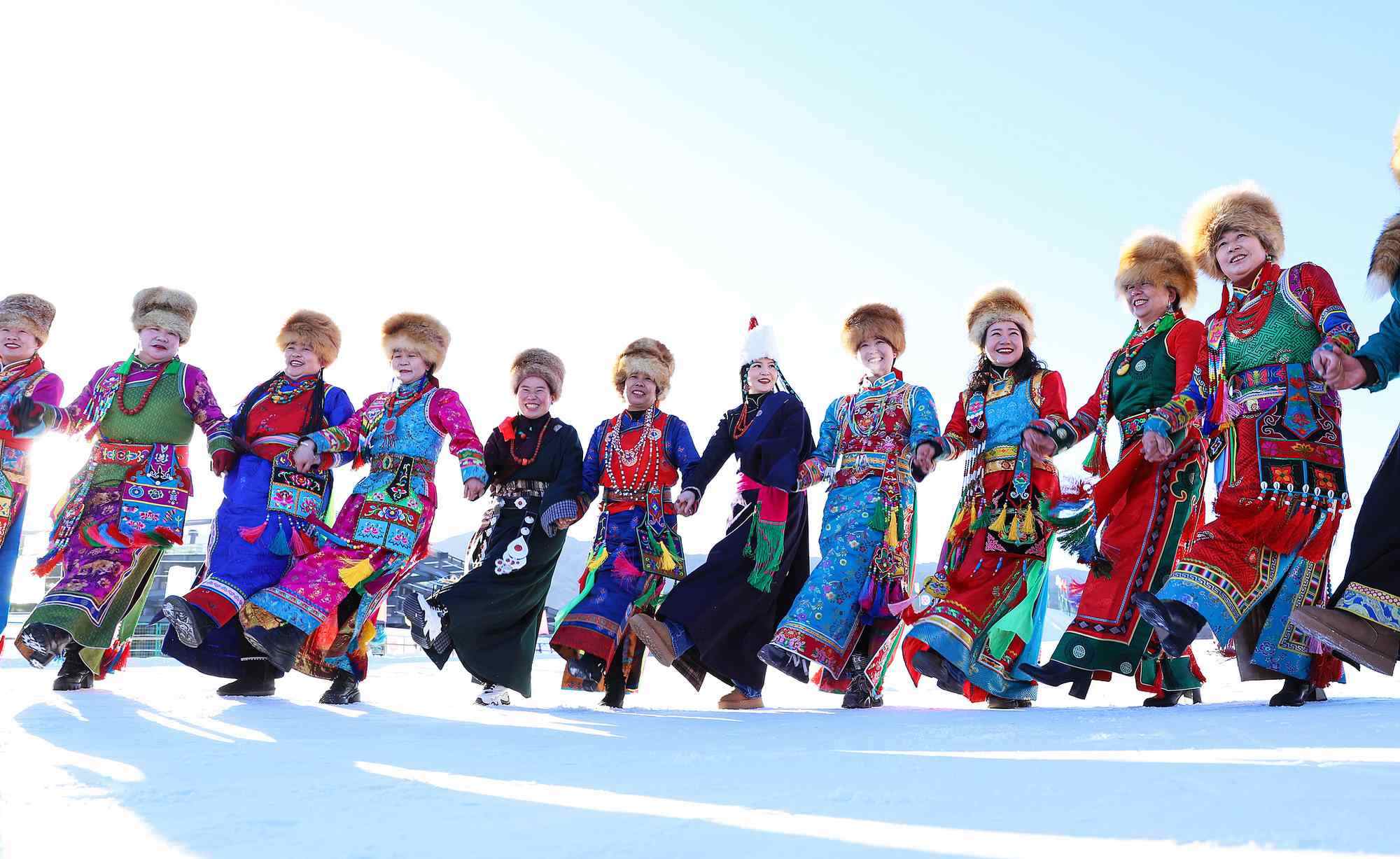 甘肅張掖，雪地千人鍋莊舞表演