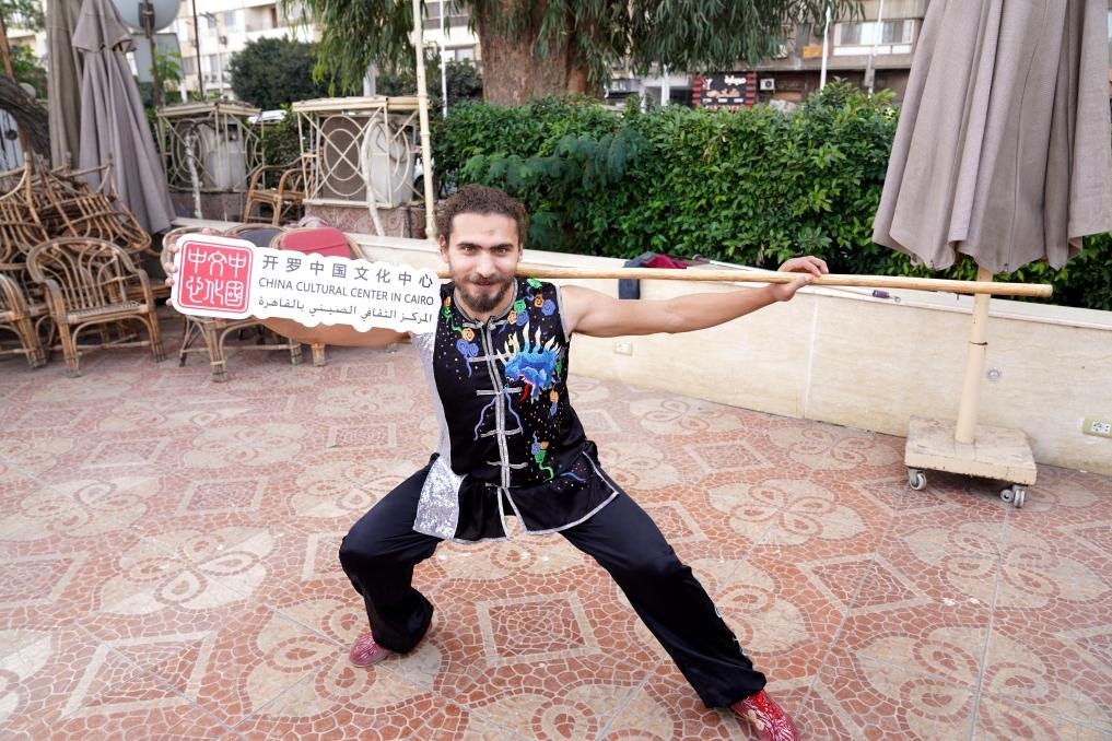 埃及民眾參與中國(guó)文化體驗(yàn)活動(dòng)。開(kāi)羅中國(guó)文化中心供圖