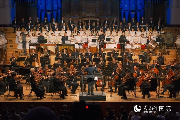 奧克蘭市政廳《空?！方豁懬莩霈F(xiàn)場(chǎng)。張波若攝