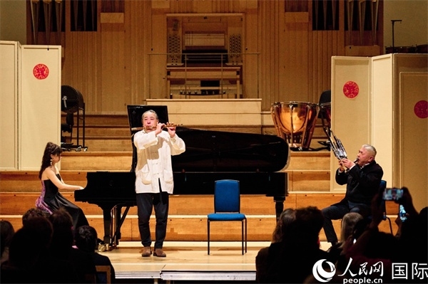 旅英音樂家聯(lián)袂演奏《枉凝眉》。楊浩鵬攝