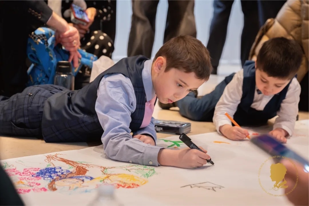 圖5：第三屆國際藝術(shù)聯(lián)創(chuàng)聯(lián)展盛大開幕。法中交流促進會供圖