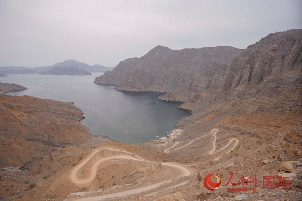圖為阿曼北部穆桑代姆峽灣。人民網(wǎng) 塔里克·易卜拉欣攝