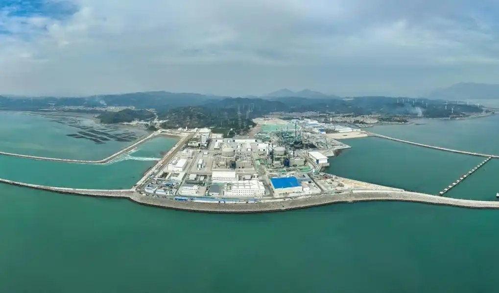 △2025年1月1日0時(shí)17分，經(jīng)過168小時(shí)滿功率連續(xù)運(yùn)行考核，漳州核電1號機(jī)組正式投入商業(yè)運(yùn)行。