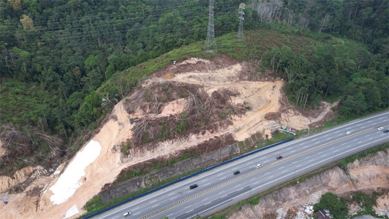 圖為施工現(xiàn)場。 鄧騰亮攝