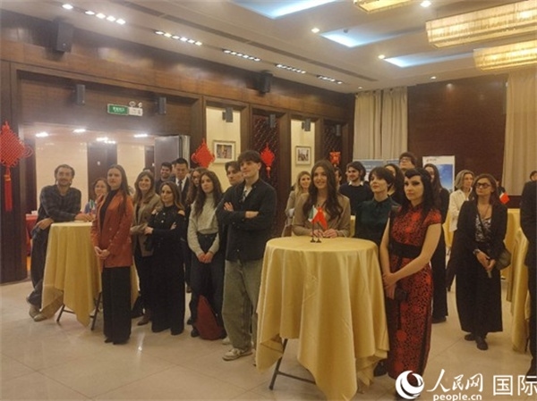 來自意大利多所高校的師生代表參加了此次活動。人民網(wǎng)記者鄭彬攝