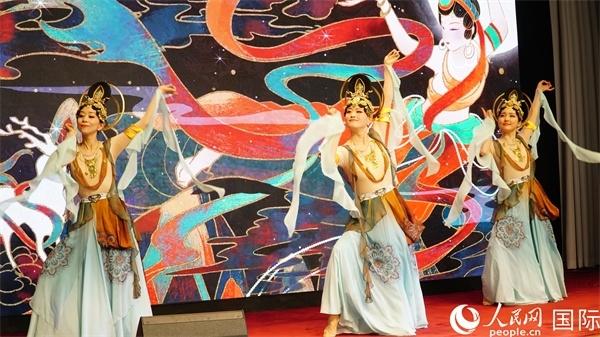 敦煌舞蹈表演。人民網(wǎng) 蔣曉辰攝