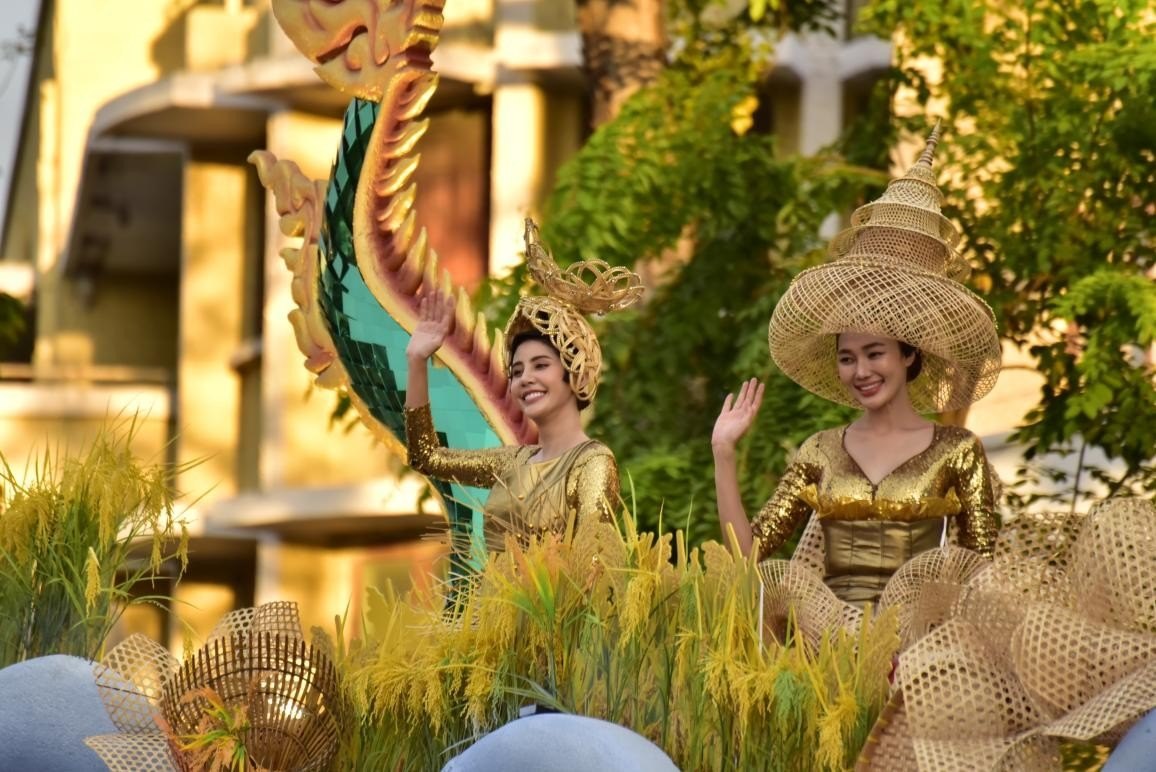 “祝福之河”花車以神龍形象象征水的神圣與豐饒，寓意祈福納祥。泰國國家旅游局供圖