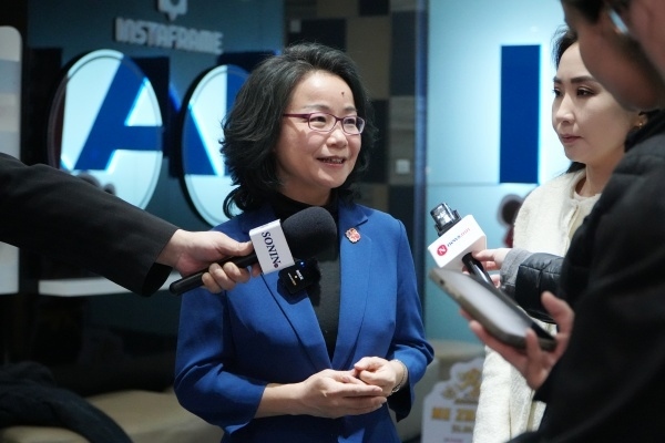 沈敏娟大使接受中蒙主流媒體采訪。中國(guó)駐蒙古國(guó)使館供圖