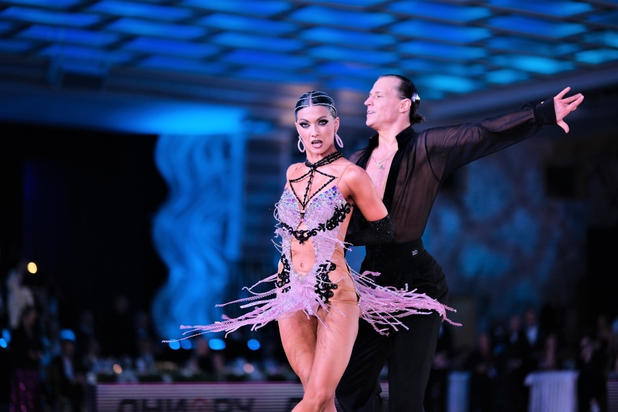 第七屆“克里姆林宮杯”國(guó)標(biāo)舞錦標(biāo)賽現(xiàn)場(chǎng)。于子恒攝