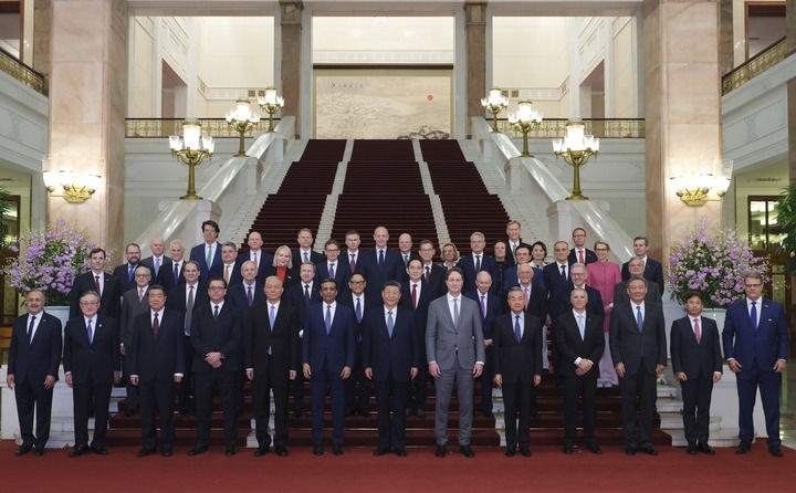 3月28日上午，國家主席習近平在北京人民大會堂會見國際工商界代表。新華社記者 丁林 攝