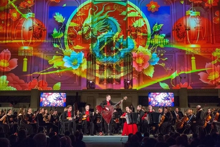 2025年2月6日，俄羅斯音樂家在圣彼得堡舉行的中俄新春音樂會(huì)上表演。新華社發(fā)（莫京娜 攝）